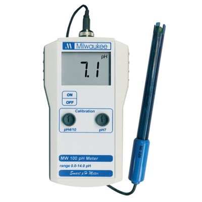 Milwaukee MW 100 portable pH meter